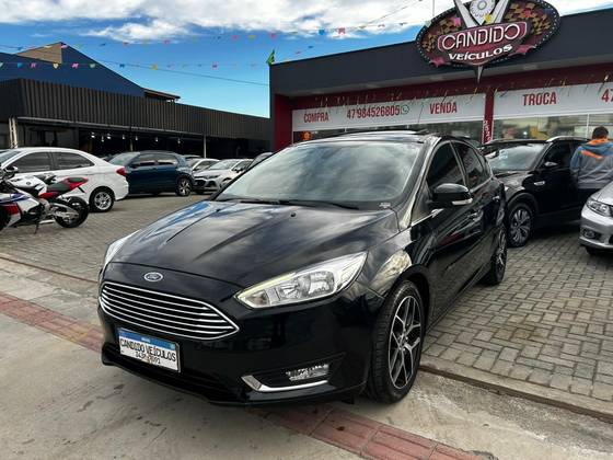 FORD FOCUS 2.0 TITANIUM PLUS 16V FLEX 4P POWERSHIFT FORD FOCUS 2.0 TITANIUM PLUS 16V FLEX 4P POWERSHIFT